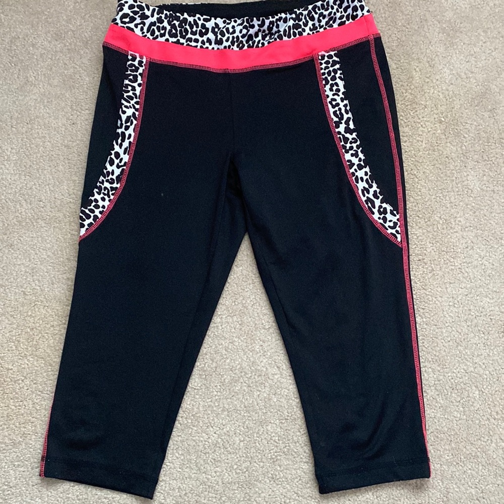 Juni Black Spandex Crop Leopard Leggings